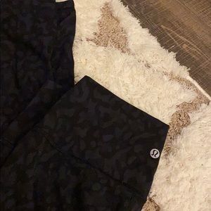 black leopard print lululemon leggings